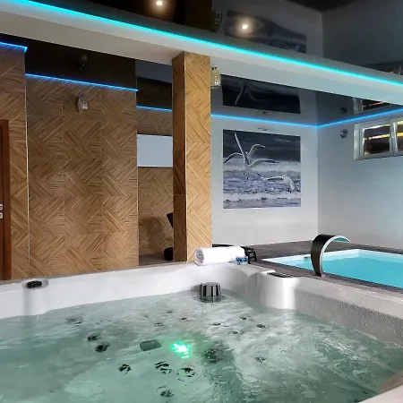 Dom Jastrzebia Z Basenem I Jacuzzi