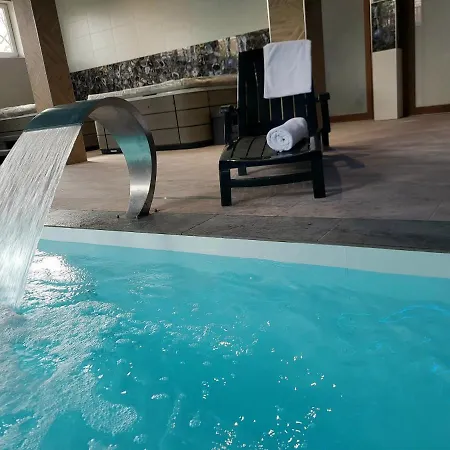 Privatunterkunft Dom Jastrzebia Z Basenem I Jacuzzi