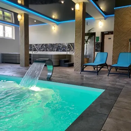 Privatunterkunft Dom Jastrzebia Z Basenem I Jacuzzi *
