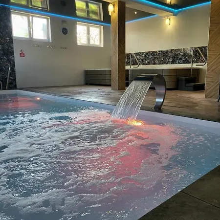 Dom Jastrzebia Z Basenem I Jacuzzi * Jastrzębia Góra