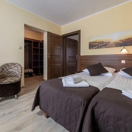 Dom Jastrzebia Z Basenem I Jacuzzi Privatunterkunft *