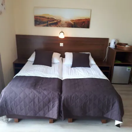 Privatunterkunft Dom Jastrzebia Z Basenem I Jacuzzi *