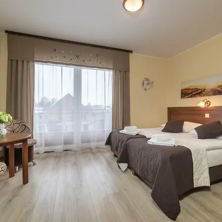 Privatunterkunft Dom Jastrzebia Z Basenem I Jacuzzi Jastrzębia Góra