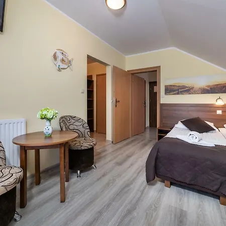 Privatunterkunft Dom Jastrzebia Z Basenem I Jacuzzi *