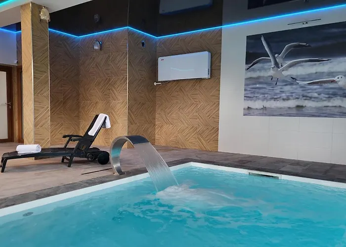 民宿 Dom Jastrzebia Z Basenem I Jacuzzi *