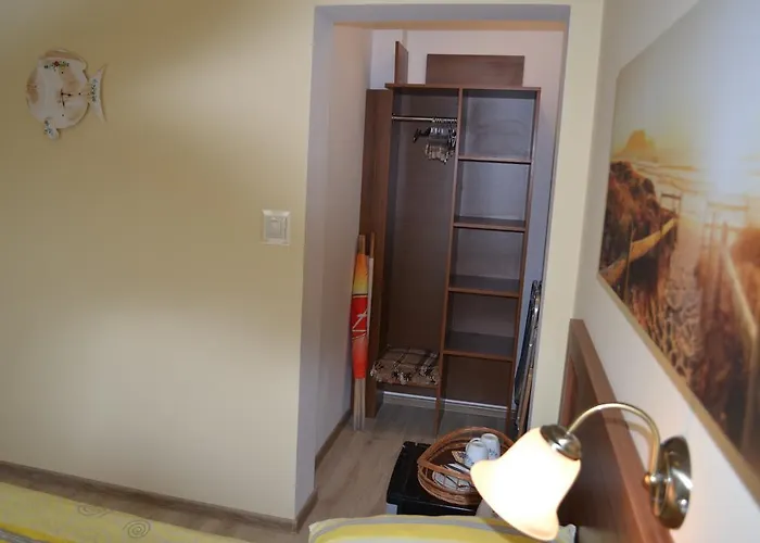 民宿 Dom Jastrzebia Z Basenem I Jacuzzi *