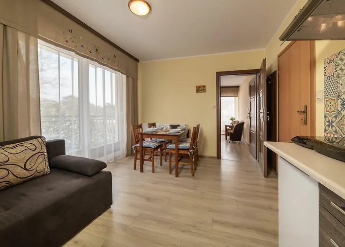 Dom Jastrzebia Z Basenem I Jacuzzi 民宿 Jastrzębia Góra