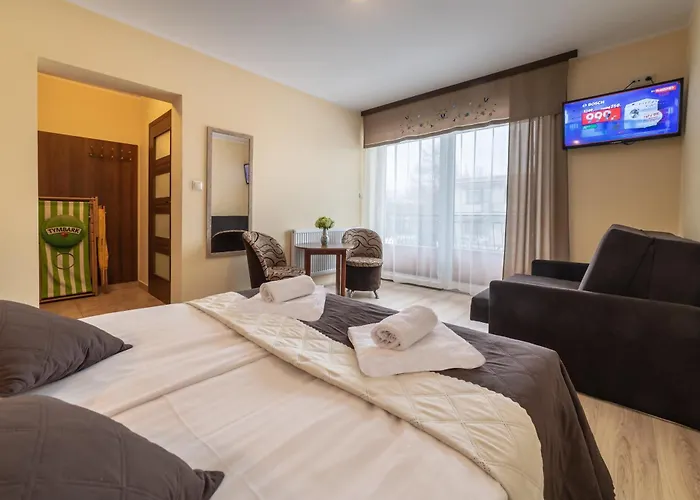 Dom Jastrzebia Z Basenem I Jacuzzi 民宿