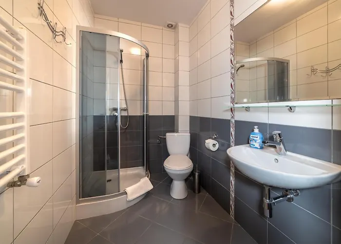 民宿 Dom Jastrzebia Z Basenem I Jacuzzi Jastrzębia Góra