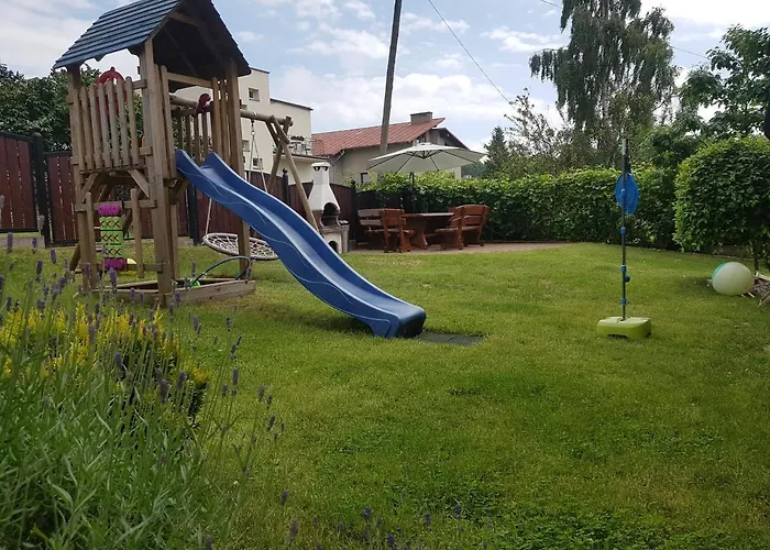 民宿 Dom Jastrzebia Z Basenem I Jacuzzi *